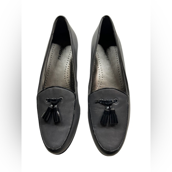 TROTTERS LEANA TASSEL LOAFER Women's slip on Gray Leather flats size 7 - Picture 1 of 7